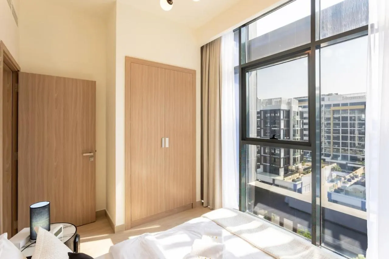 Trendy Azizi Riviera 1-Bed With Balcony Views Apartment Dubai
