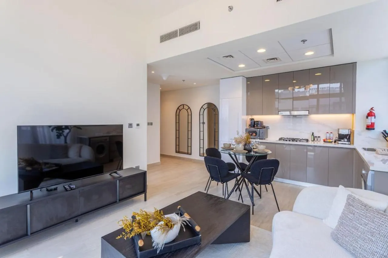 Trendy Azizi Riviera 1-Bed With Balcony Views Apartment Dubai