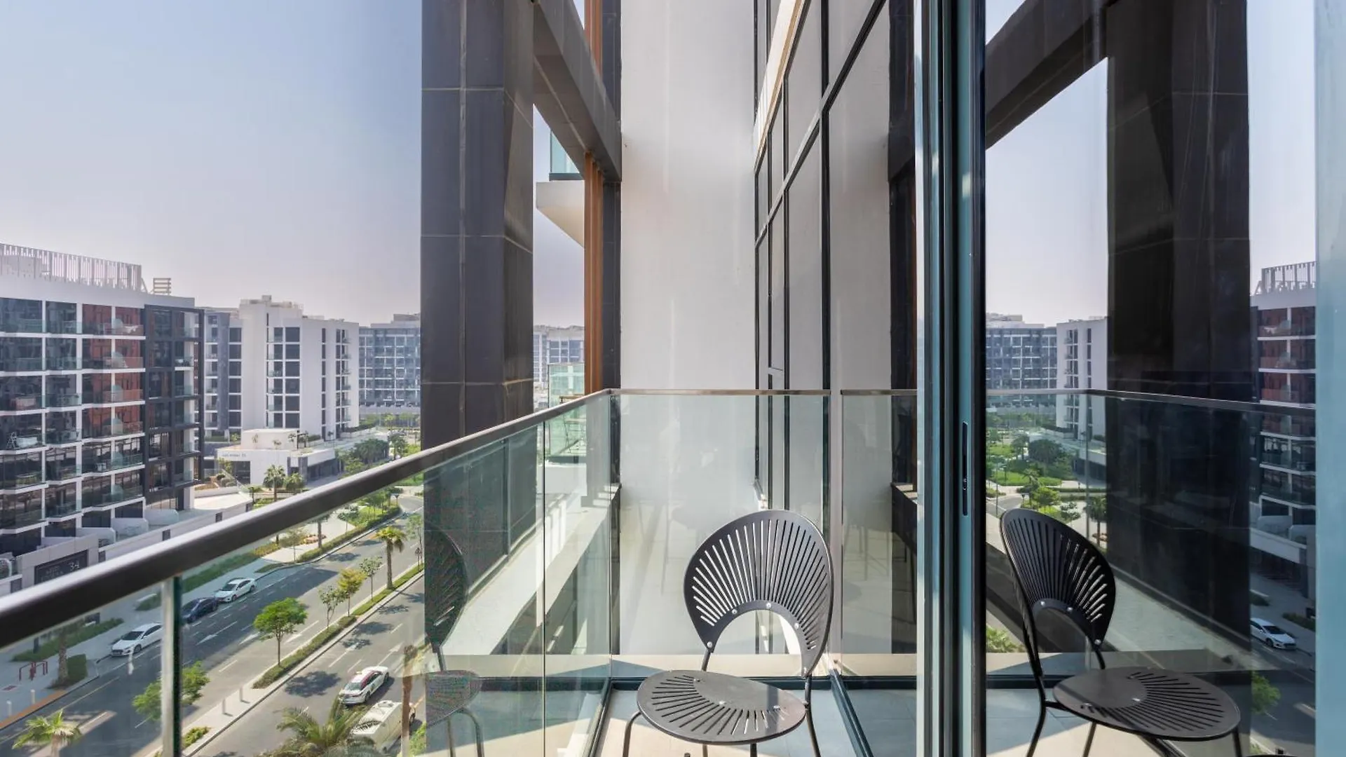 Trendy Azizi Riviera 1-Bed With Balcony Views Apartment Dubai