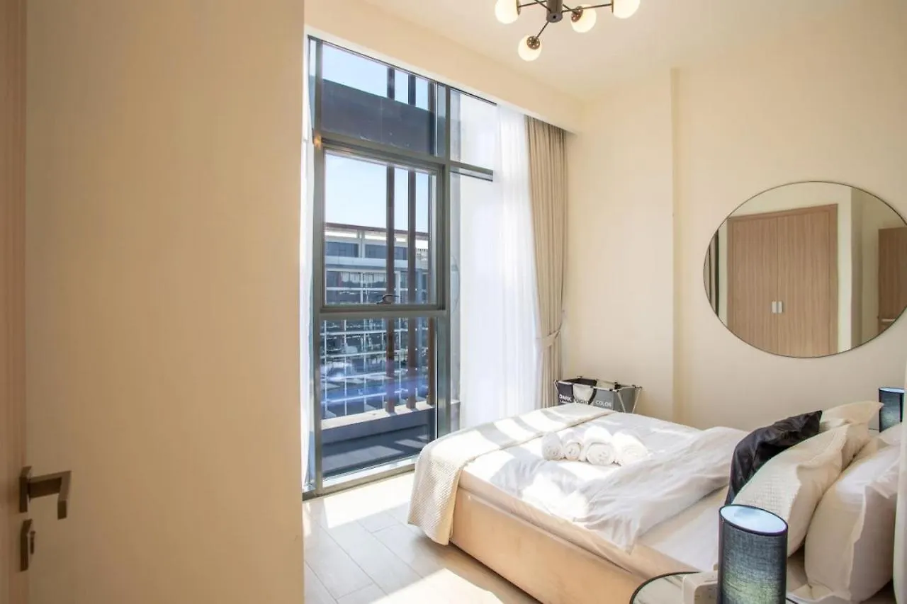 Trendy Azizi Riviera 1-Bed With Balcony Views Apartment Dubai