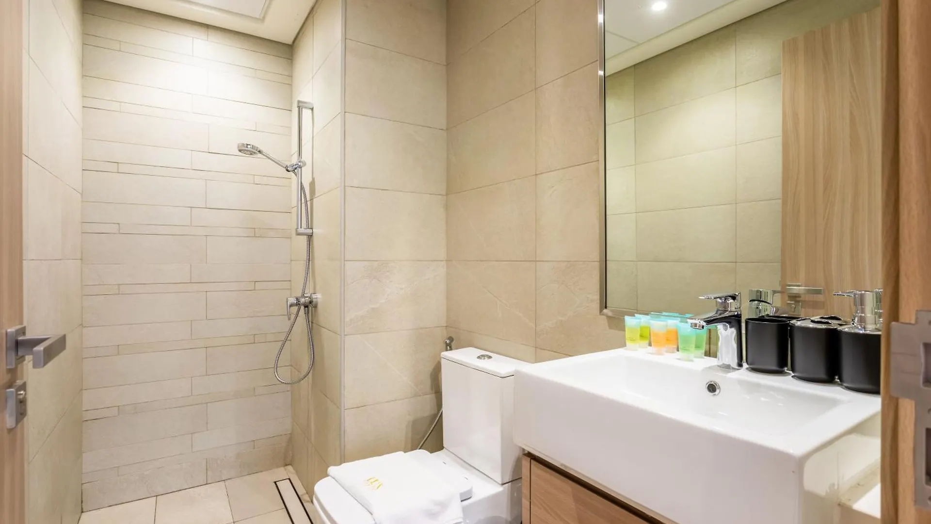 Trendy Azizi Riviera 1-Bed With Balcony Views Apartment Dubai